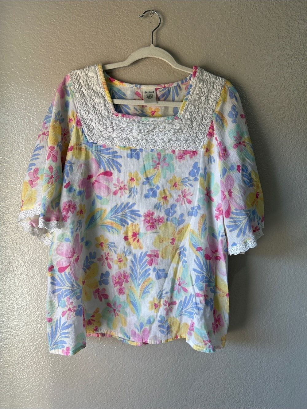 Blair White Floral Lace-Trim Peasant Blouse Sz L Bohemian Summer chic TC0221